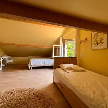 La Sapiniere Air-conditioned Within Walking Distance فيلة *