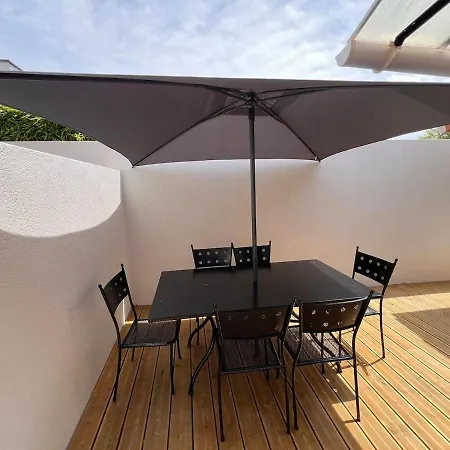 Villa La Sapiniere Air-conditioned Within Walking Distance *