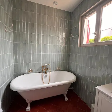 La Sapiniere Air-conditioned Within Walking Distance