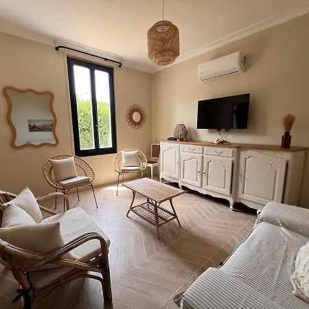 La Sapiniere Air-conditioned Within Walking Distance