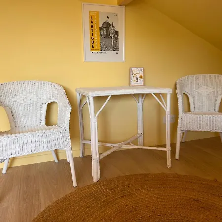 La Sapiniere Air-conditioned Within Walking Distance فيلة *